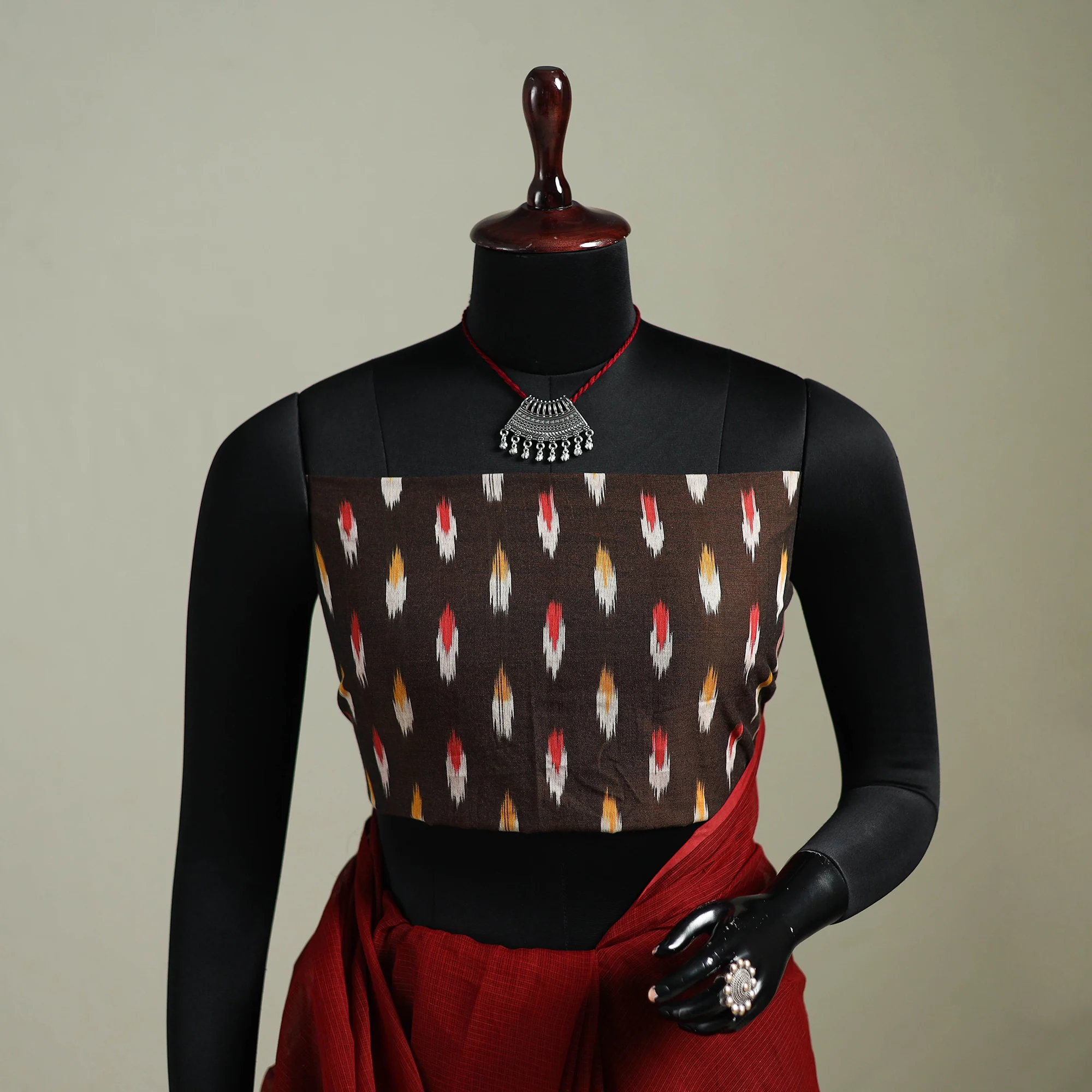 Red - Nazaakat Kota Doria Cotton Plain Saree with Blouse & Jewellery Set 139 - Image 2