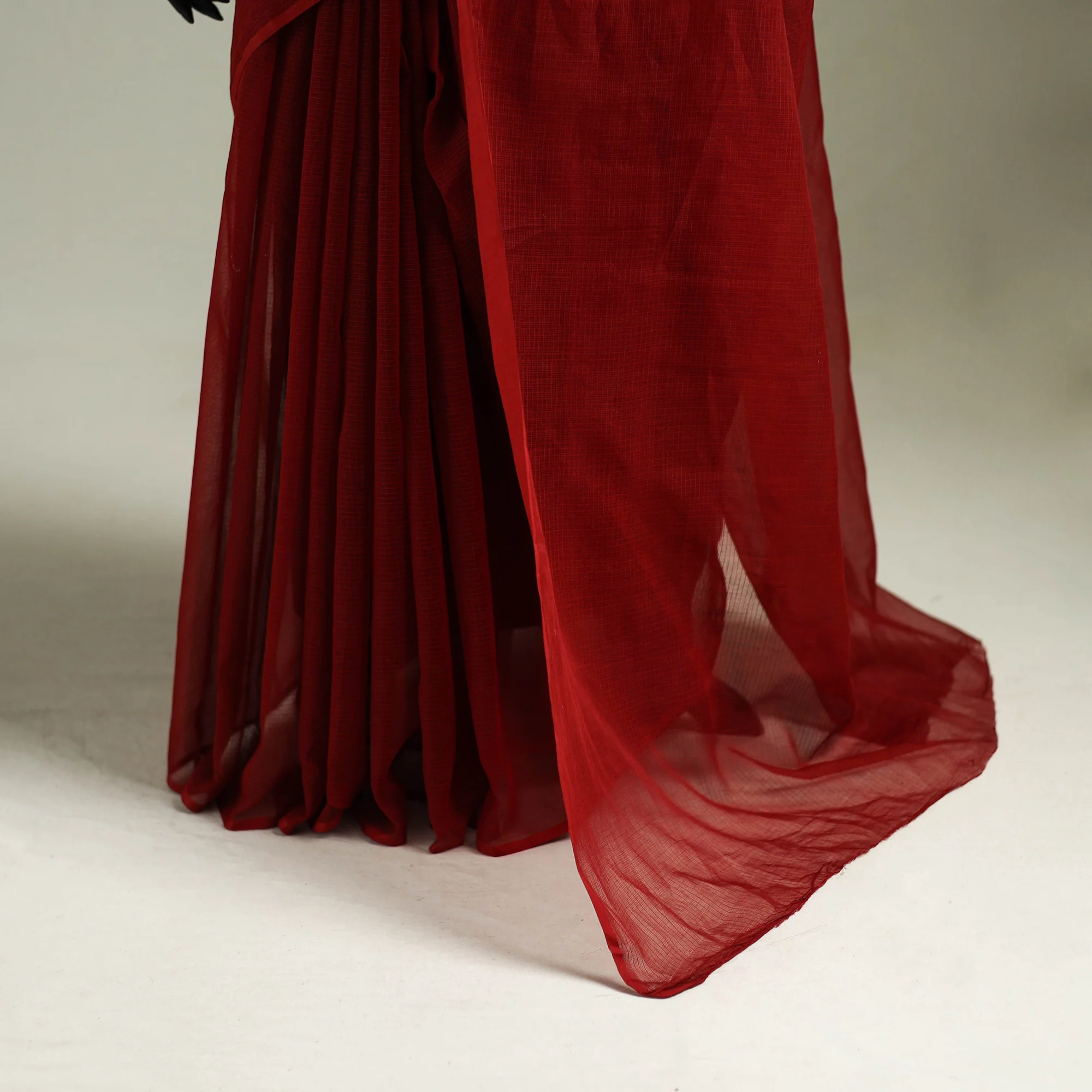 Red - Nazaakat Kota Doria Cotton Plain Saree with Blouse & Jewellery Set 139 - Image 4