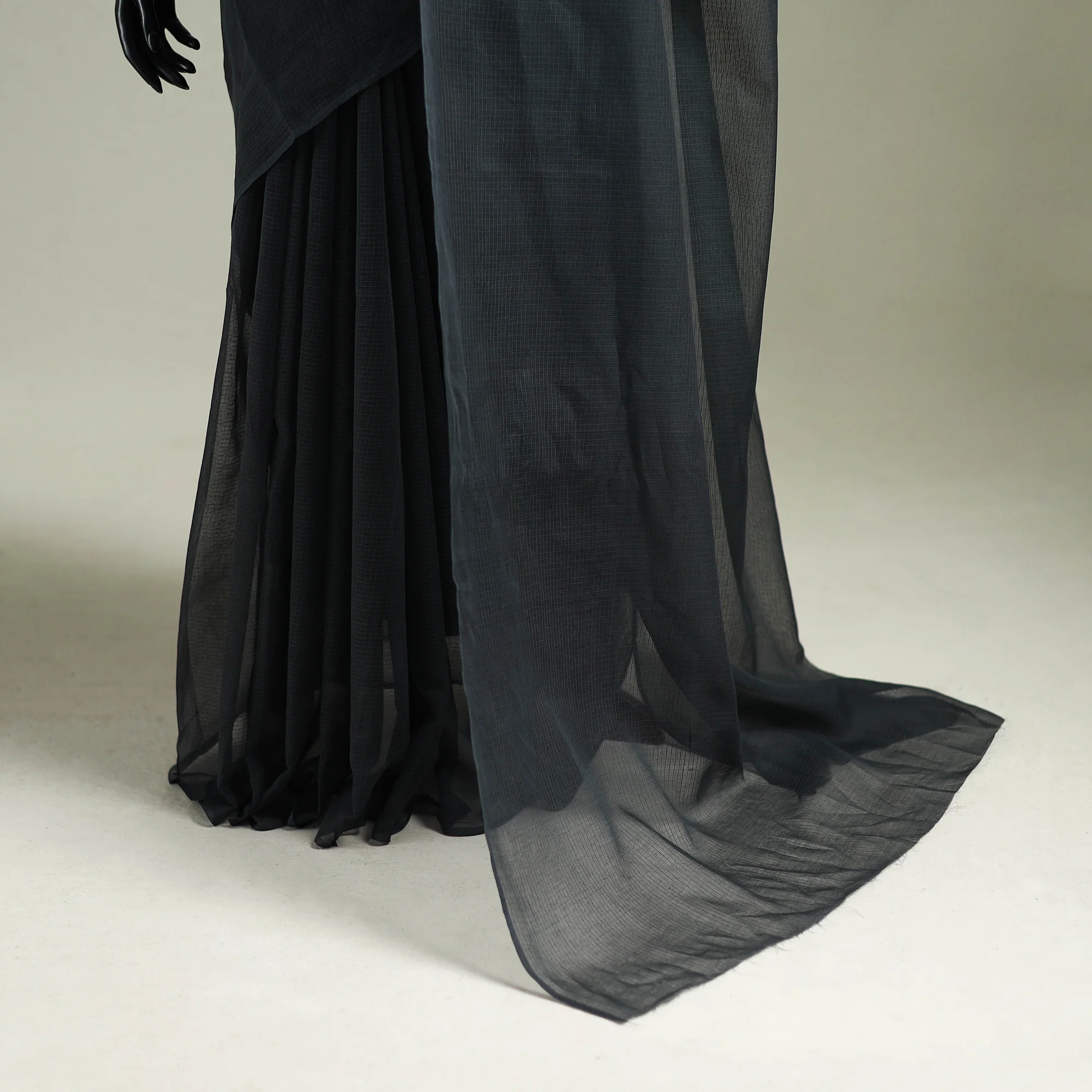 Grey - Nazaakat Kota Doria Cotton Plain Saree with Blouse & Jewellery Set 142 - Image 4
