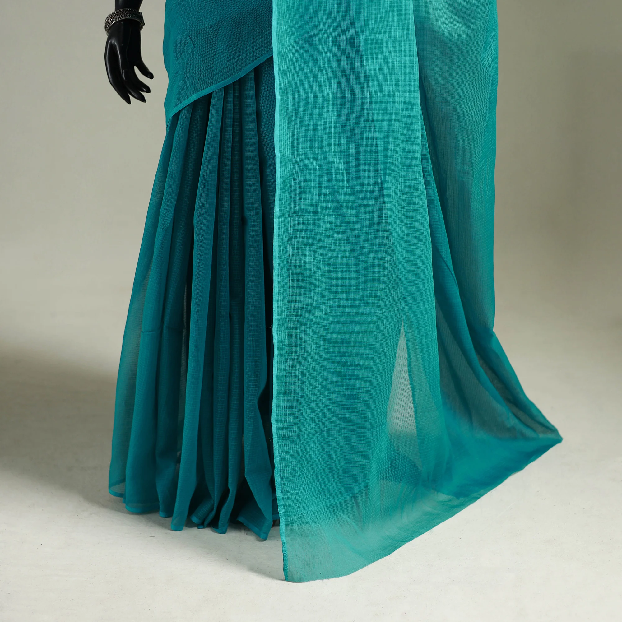 Green - Nazaakat Kota Doria Cotton Plain Saree with Blouse & Jewellery Set 152 - Image 4