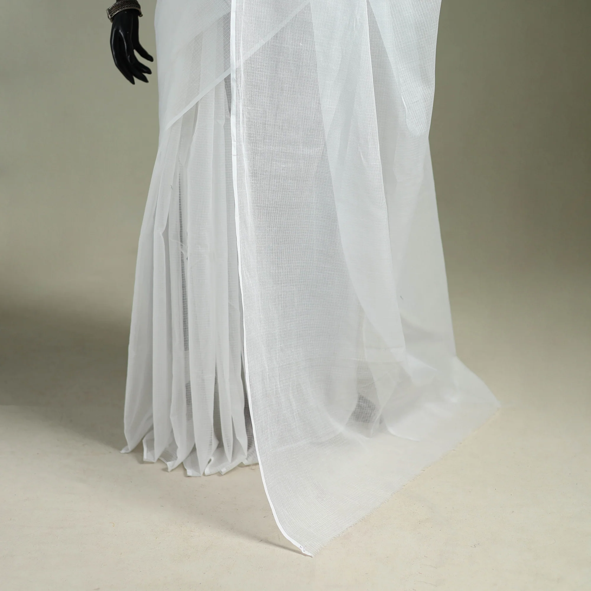 White - Nazaakat Kota Doria Cotton Plain Saree with Blouse & Jewellery Set 160 - Image 4