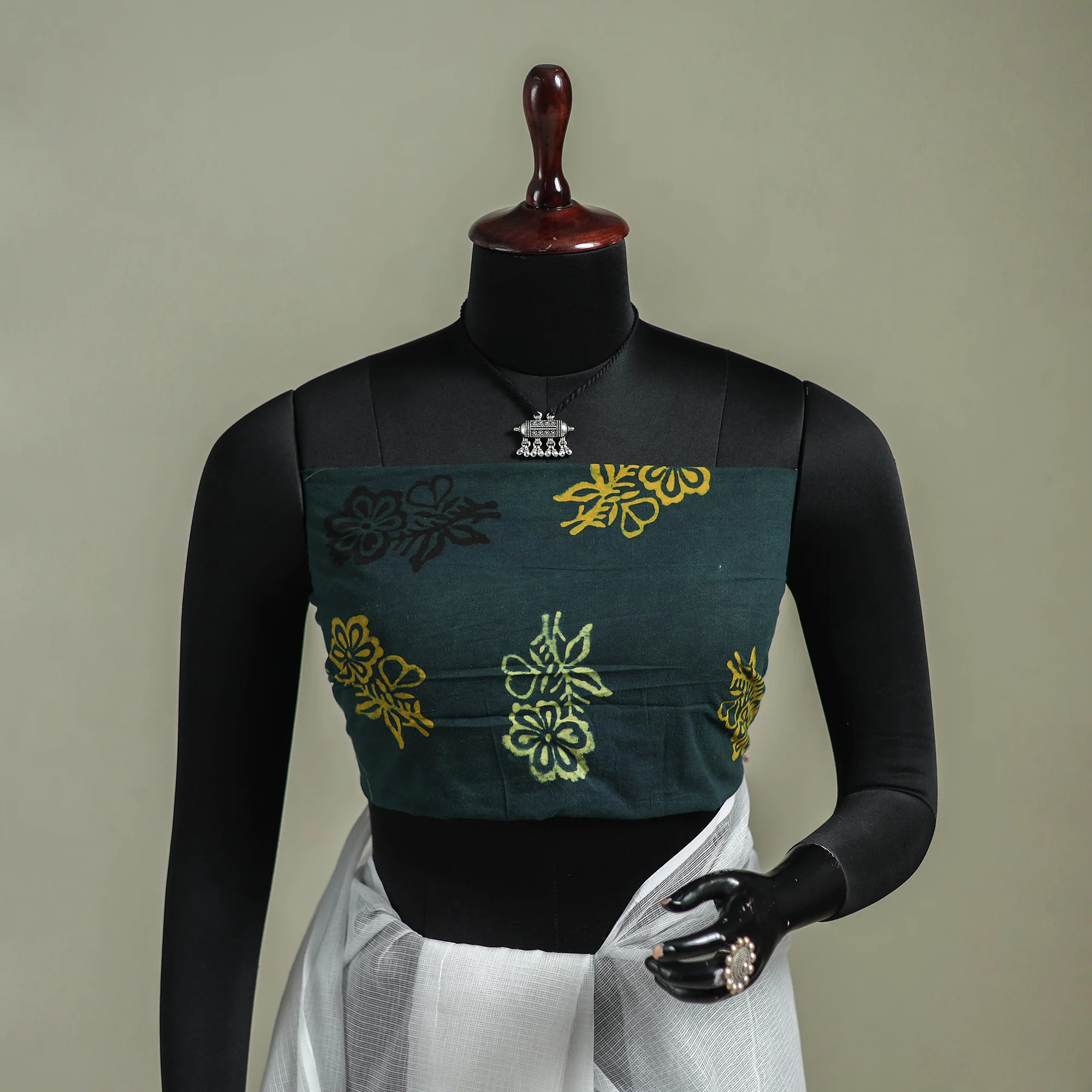 White - Nazaakat Kota Doria Cotton Plain Saree with Blouse & Jewellery Set 161 - Image 2