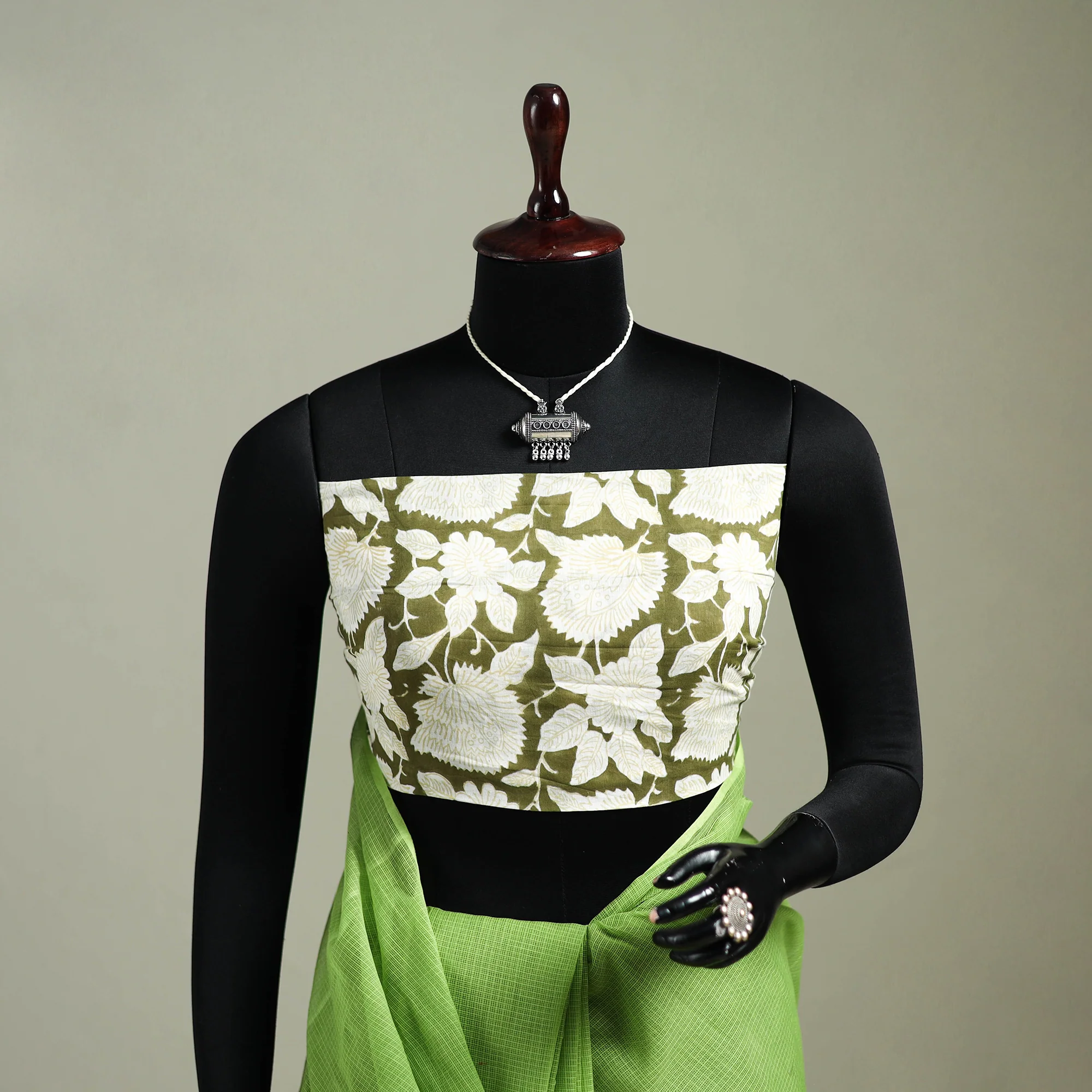 Green - Nazaakat Kota Doria Cotton Plain Saree with Blouse & Jewellery Set 162 - Image 2