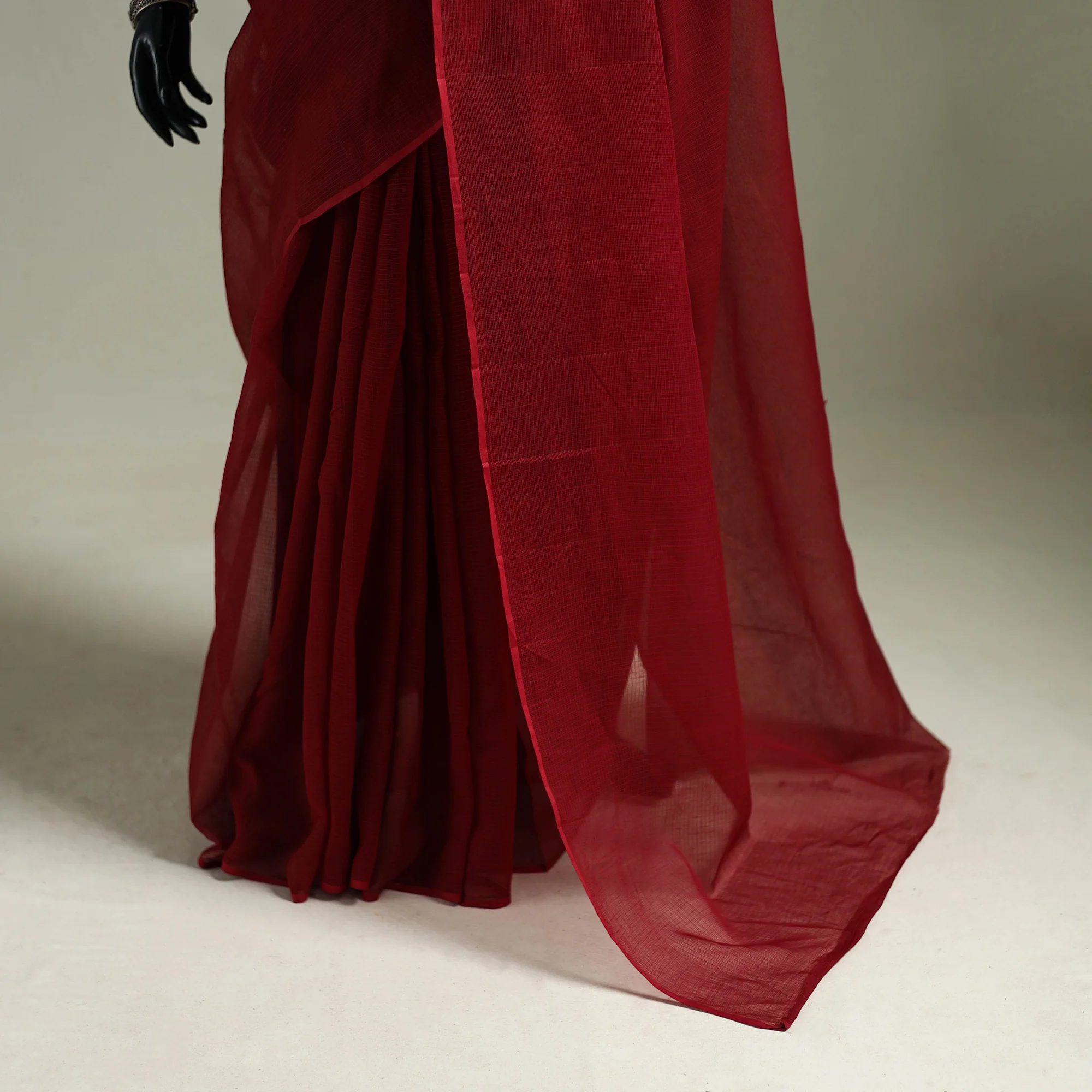 Red - Nazaakat Kota Doria Cotton Plain Saree with Blouse & Jewellery Set 164 - Image 4