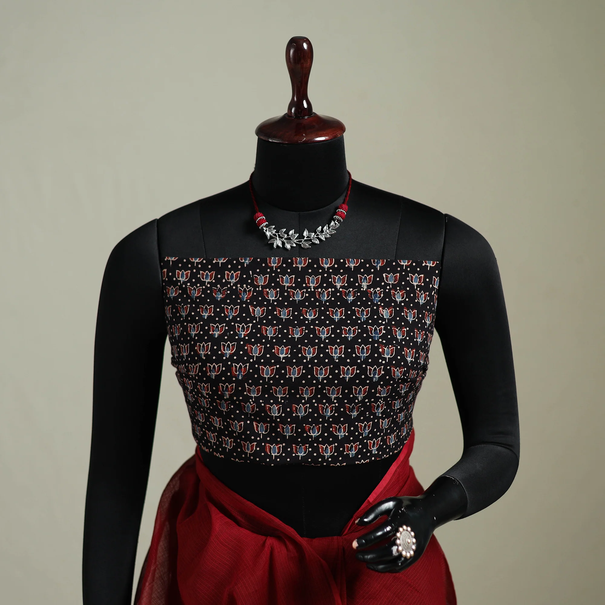 Red - Nazaakat Kota Doria Cotton Plain Saree with Blouse & Jewellery Set 180 - Image 2