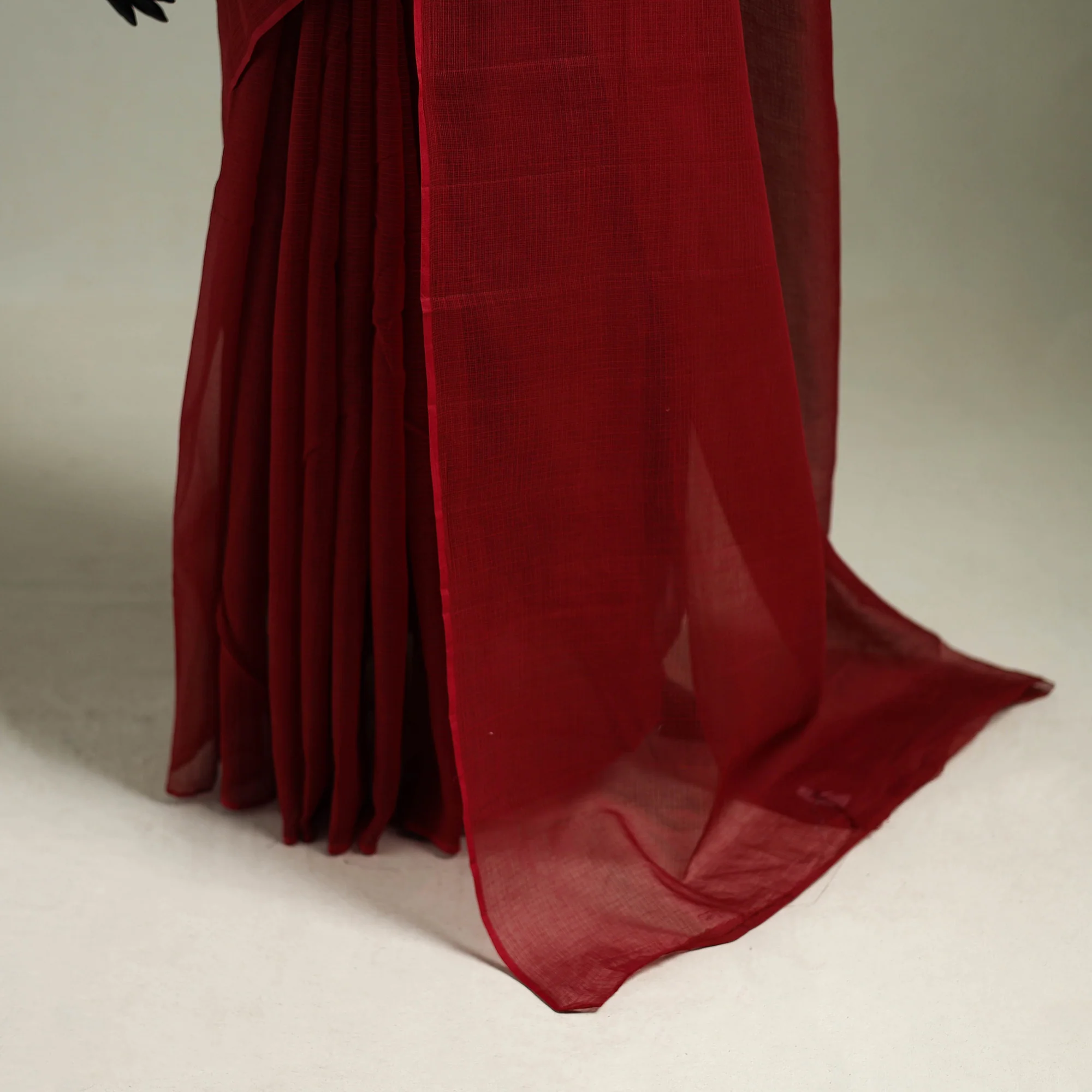 Red - Nazaakat Kota Doria Cotton Plain Saree with Blouse & Jewellery Set 180 - Image 4