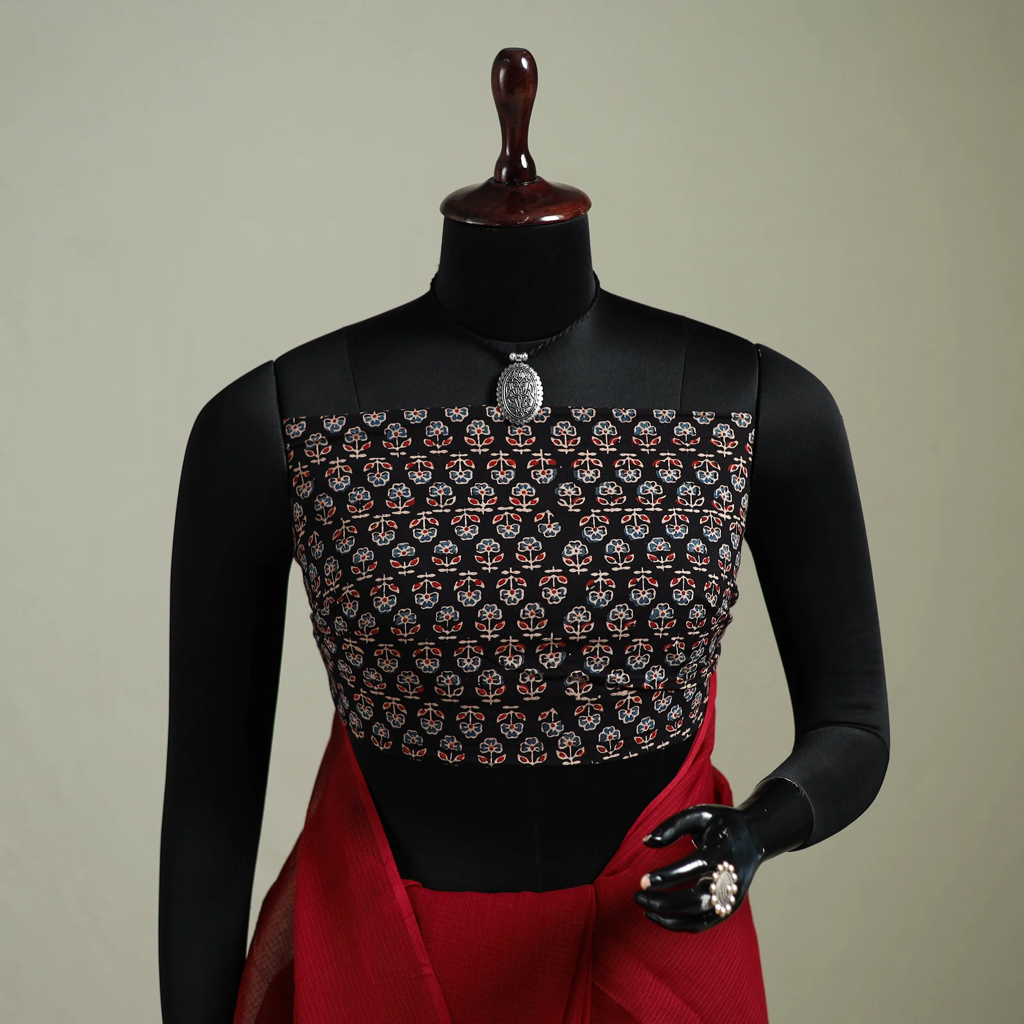 Red - Nazaakat Kota Doria Cotton Plain Saree with Blouse & Jewellery Set 186 - Image 3