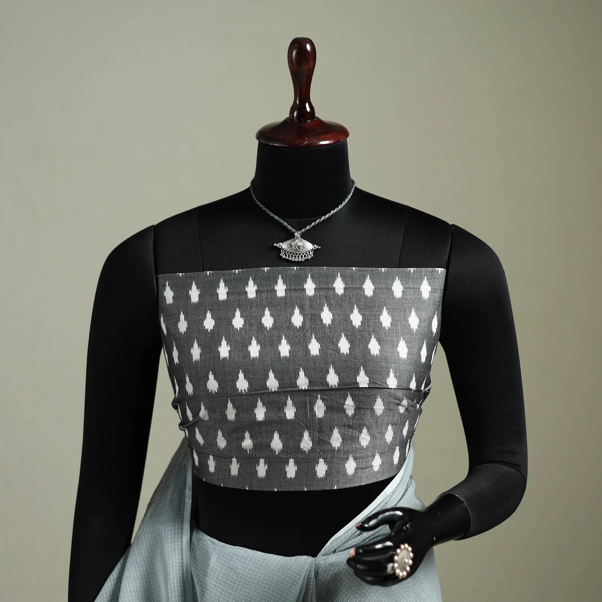Grey - Nazaakat Kota Doria Cotton Plain Saree with Blouse & Jewellery Set 191 - Image 2