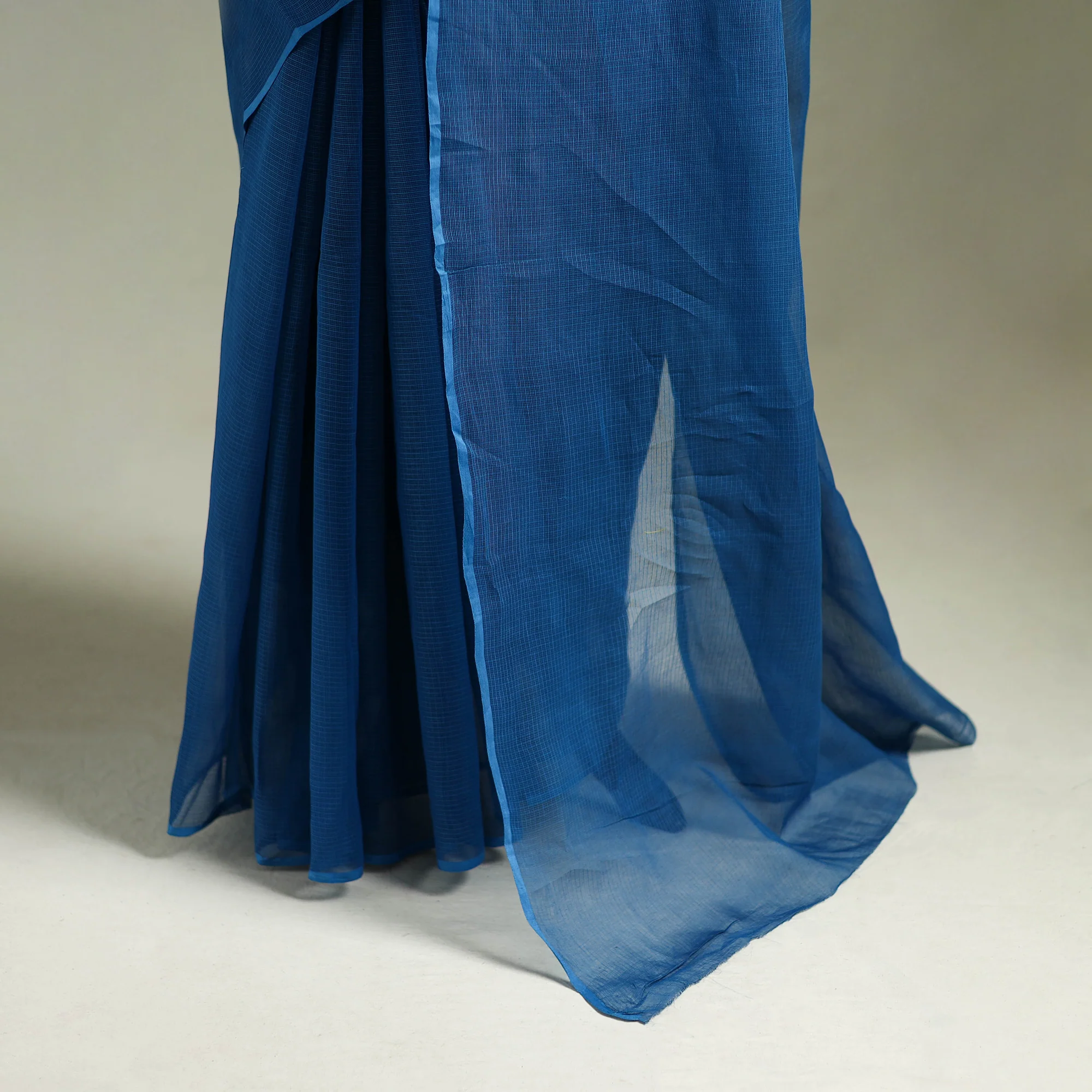 Blue - Nazaakat Kota Doria Cotton Plain Saree with Blouse & Jewellery Set 29 - Image 4