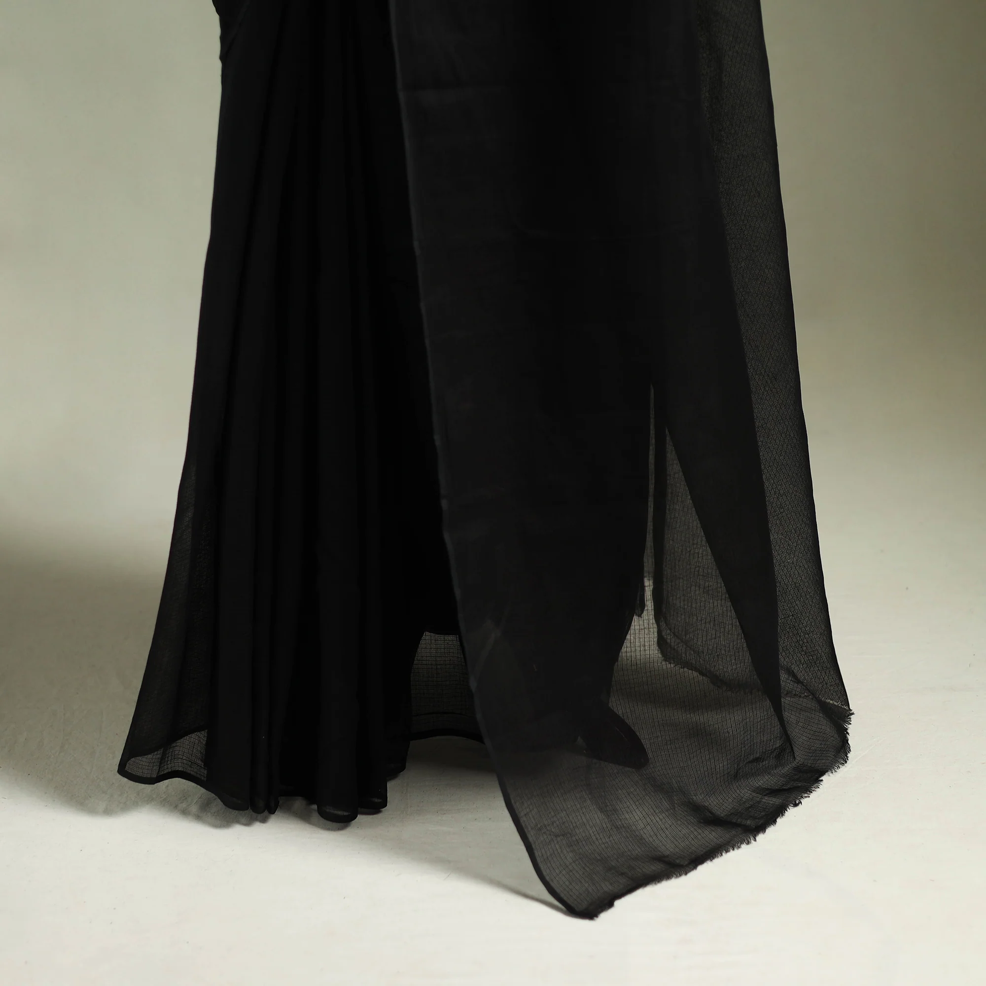 Black - Nazaakat Kota Doria Cotton Plain Saree with Blouse & Jewellery Set 36 - Image 4