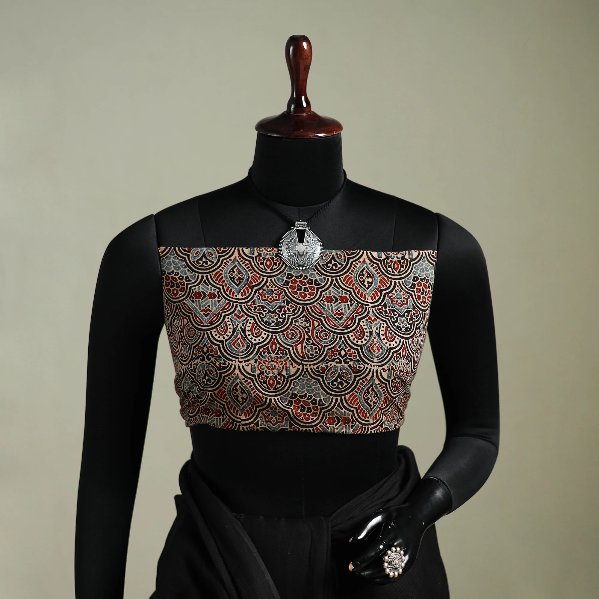 Black - Nazaakat Kota Doria Cotton Plain Saree with Blouse & Jewellery Set 37 - Image 2