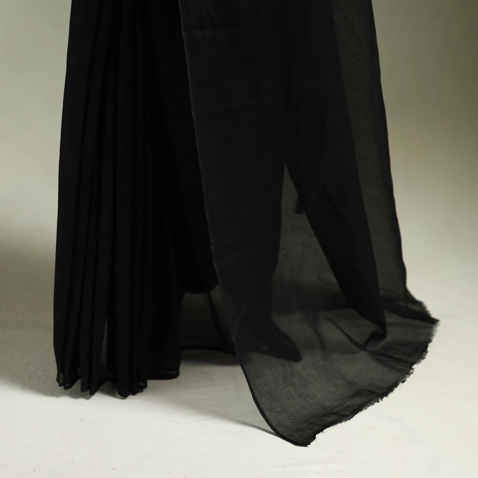 Black - Nazaakat Kota Doria Cotton Plain Saree with Blouse & Jewellery Set 37 - Image 4