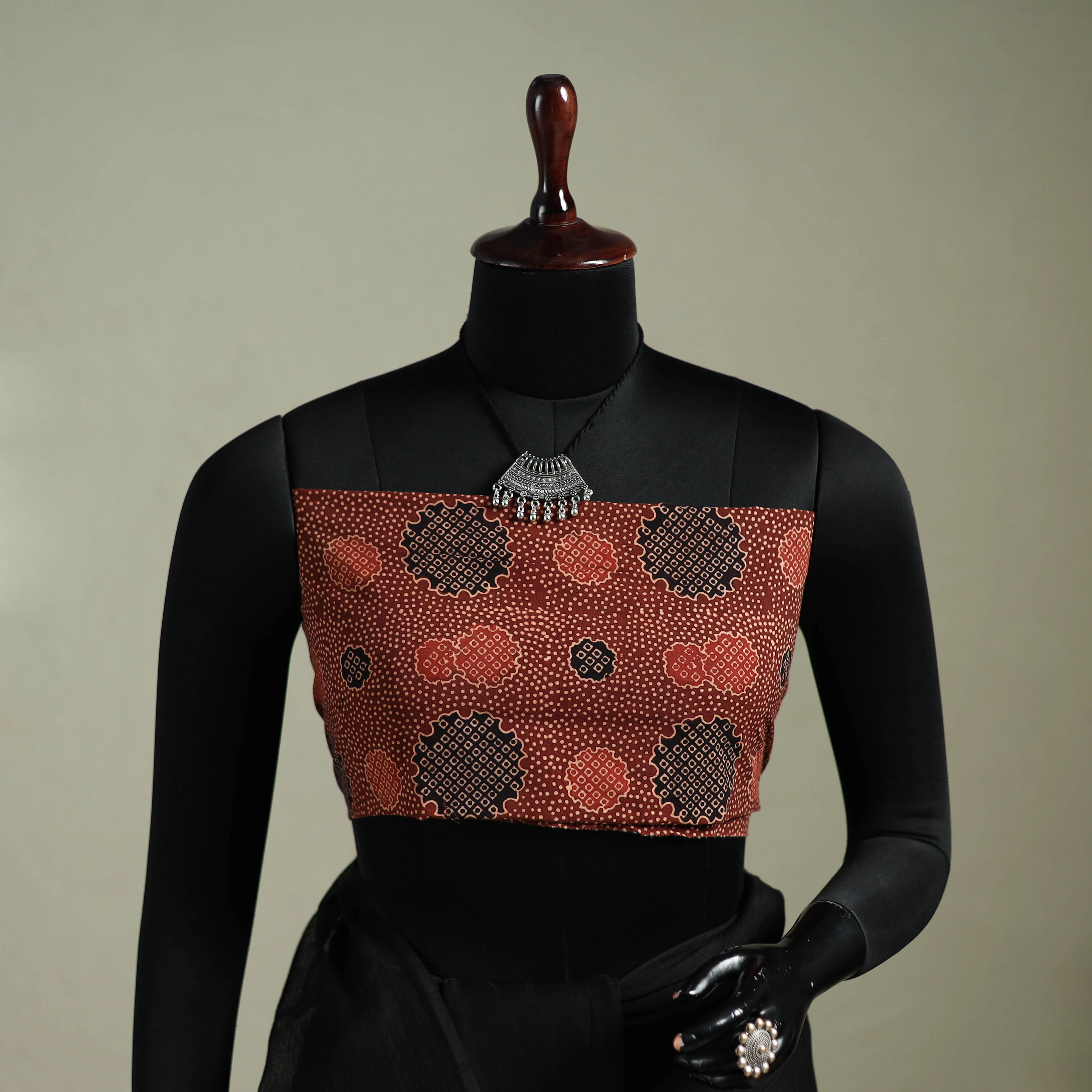 Black - Nazaakat Kota Doria Cotton Plain Saree with Blouse & Jewellery Set 43 - Image 2