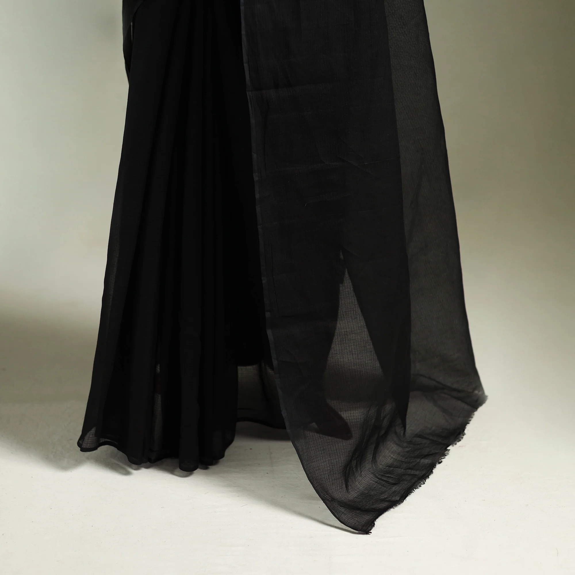 Black - Nazaakat Kota Doria Cotton Plain Saree with Blouse & Jewellery Set 43 - Image 4
