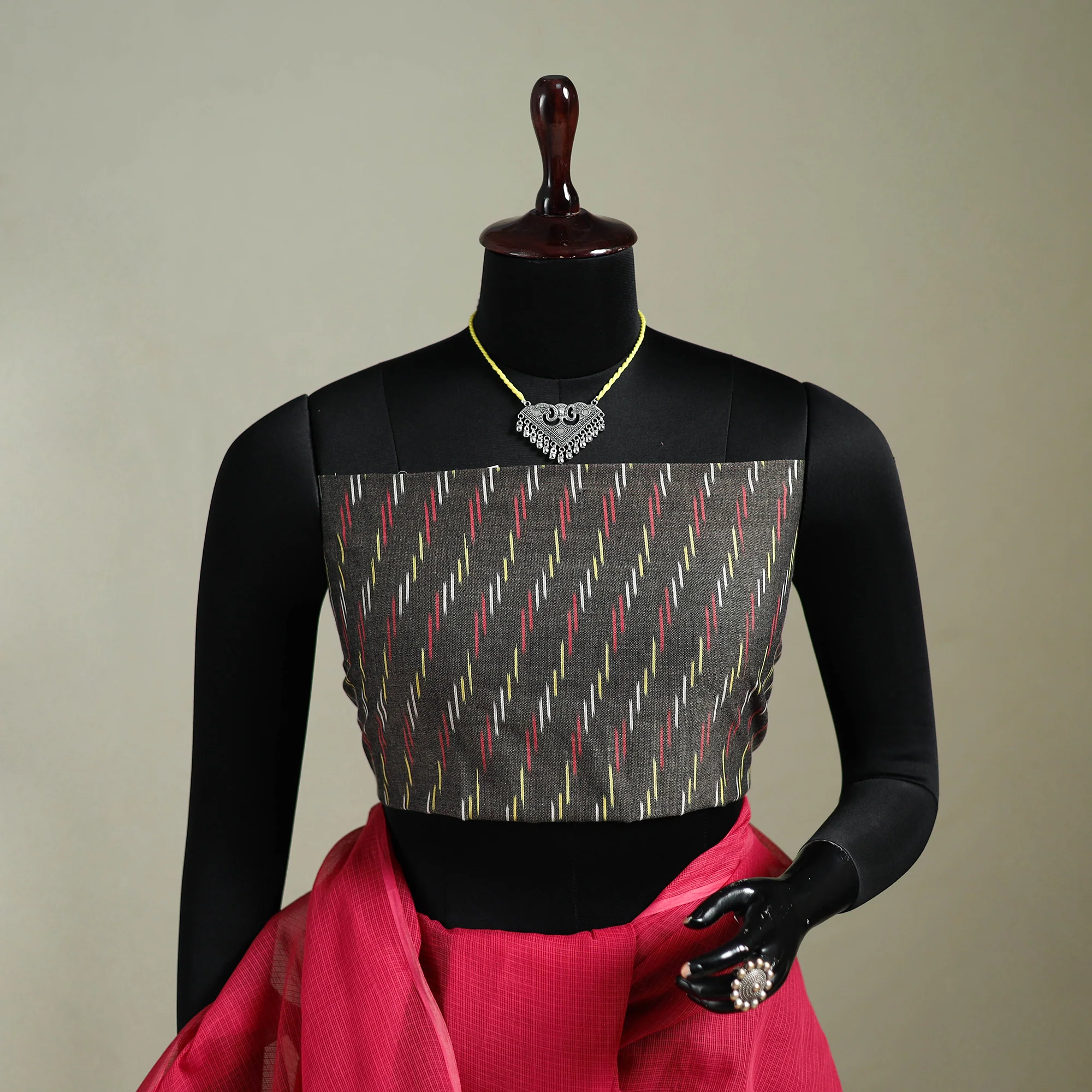 Pink - Nazaakat Kota Doria Cotton Plain Saree with Blouse & Jewellery Set 75 - Image 2