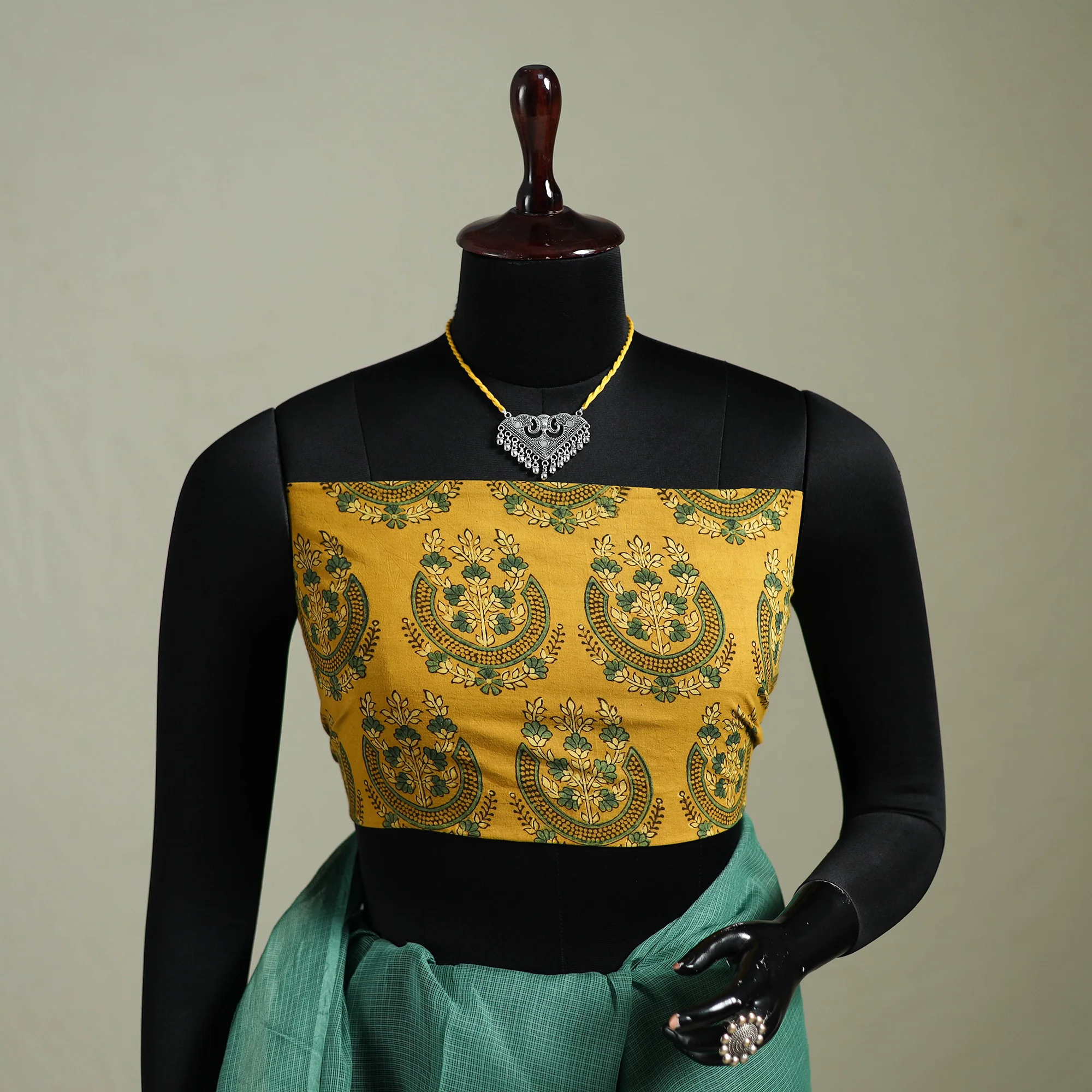 Green - Nazaakat Kota Doria Cotton Plain Saree with Blouse & Jewellery Set 77 - Image 2