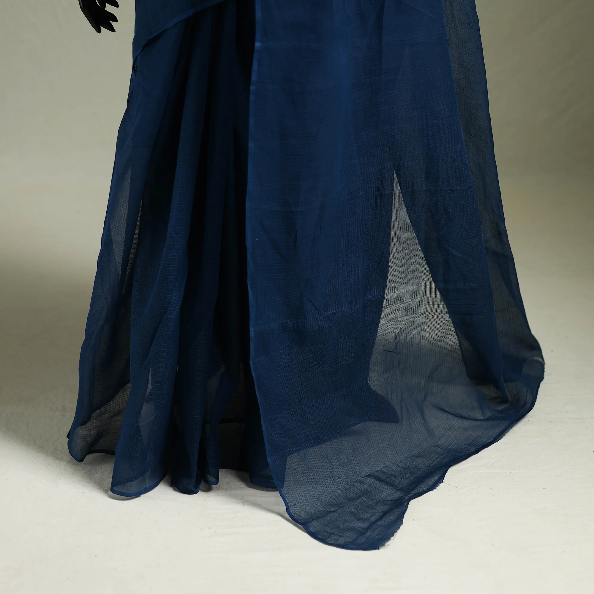 Blue - Nazaakat Kota Doria Cotton Plain Saree with Blouse & Jewellery Set 79 - Image 4