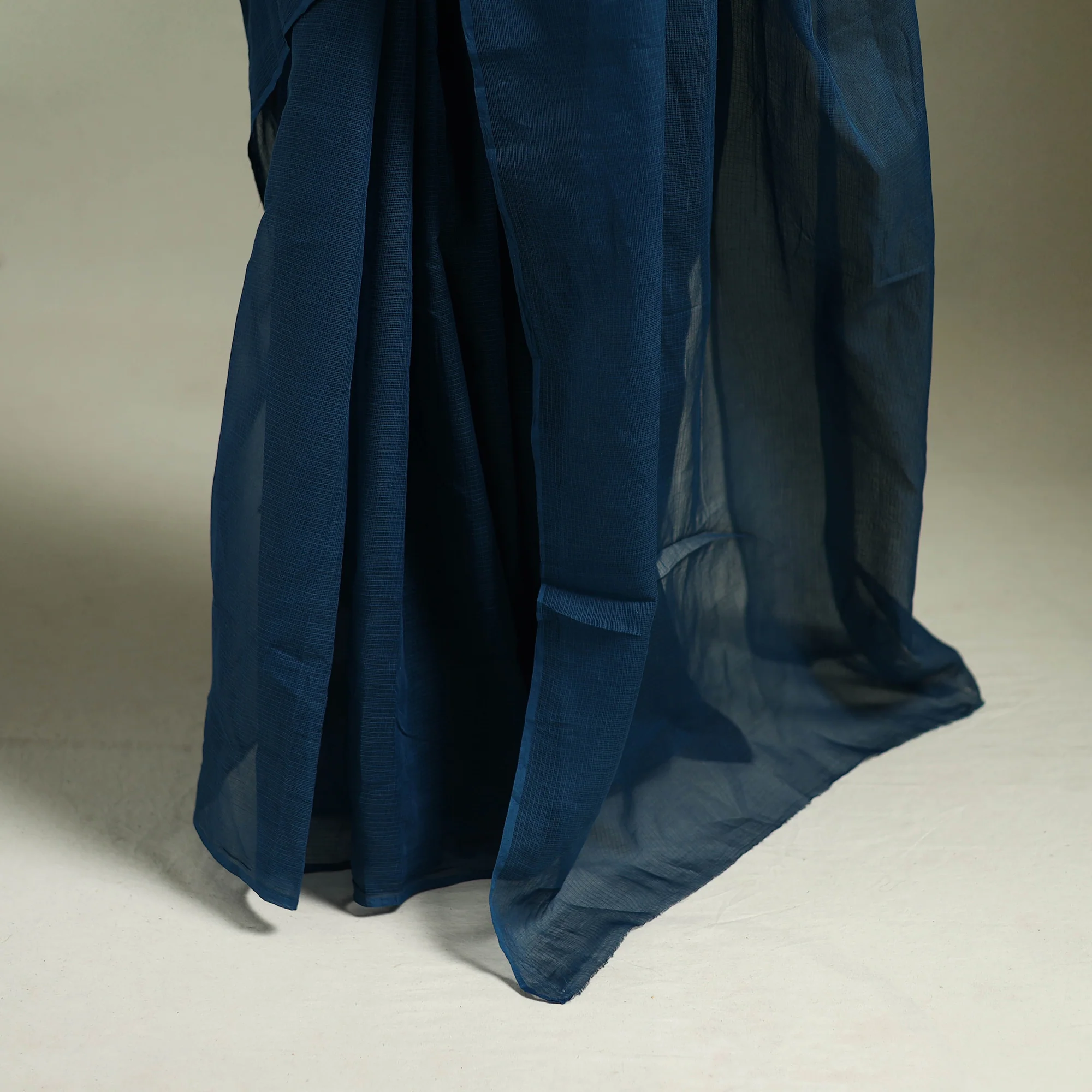 Blue - Nazaakat Kota Doria Cotton Plain Saree with Blouse & Jewellery Set 85 - Image 4