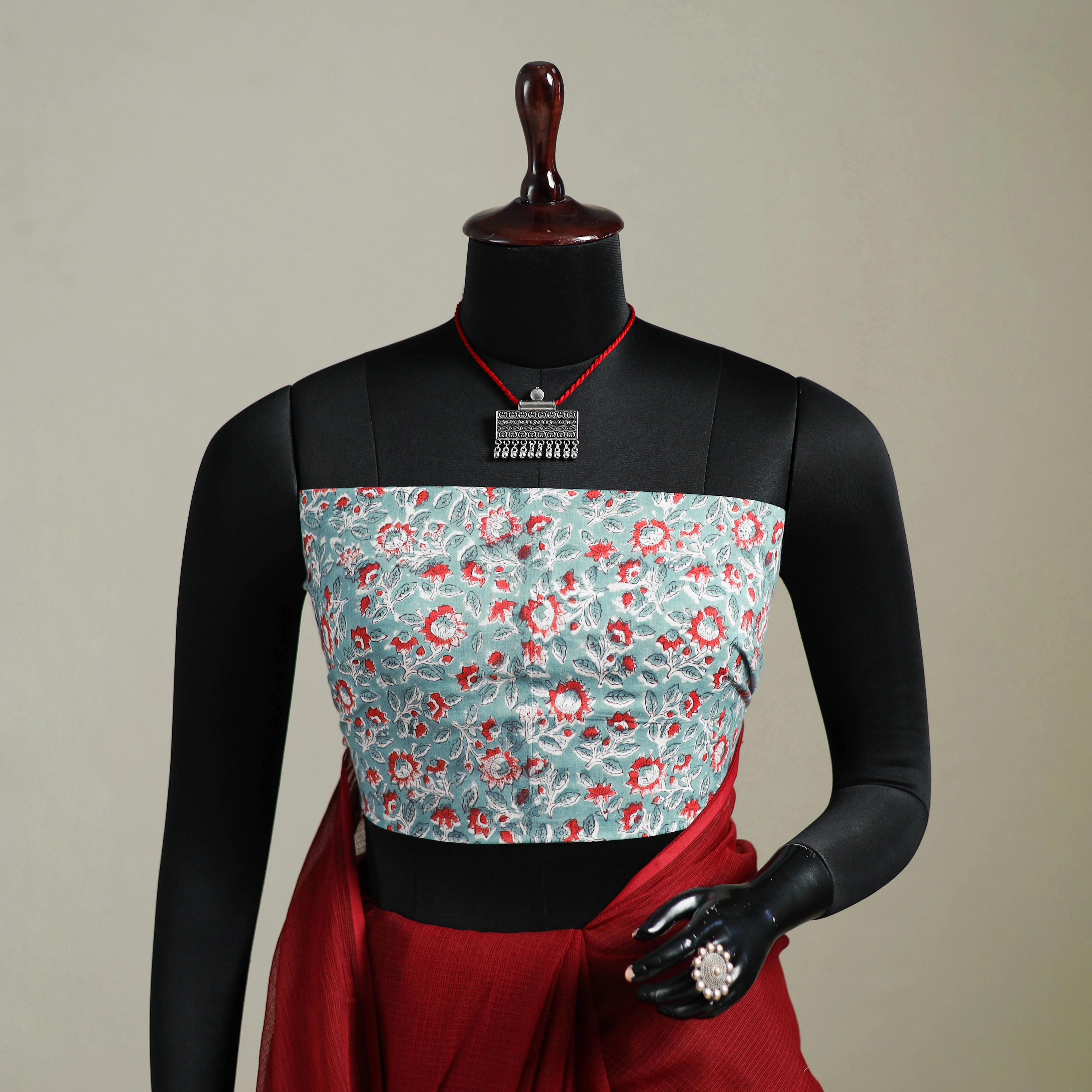 Red - Nazaakat Kota Doria Cotton Plain Saree with Blouse & Jewellery Set 94 - Image 2