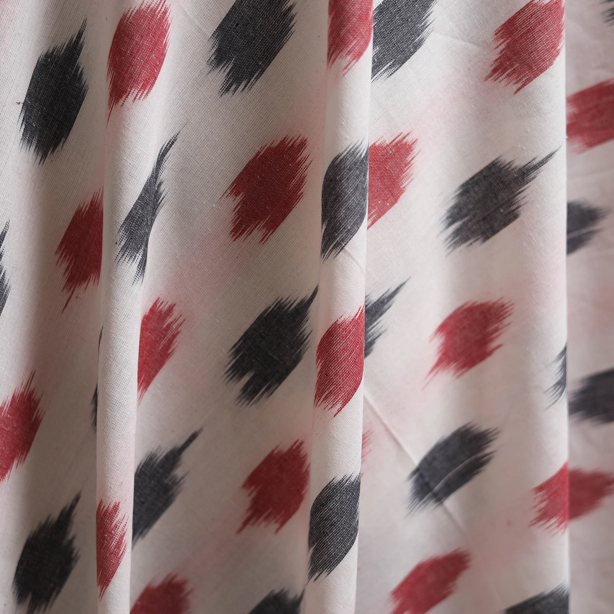 White - Pochampally Ikat Weave Cotton Fabric 16 - Image 3
