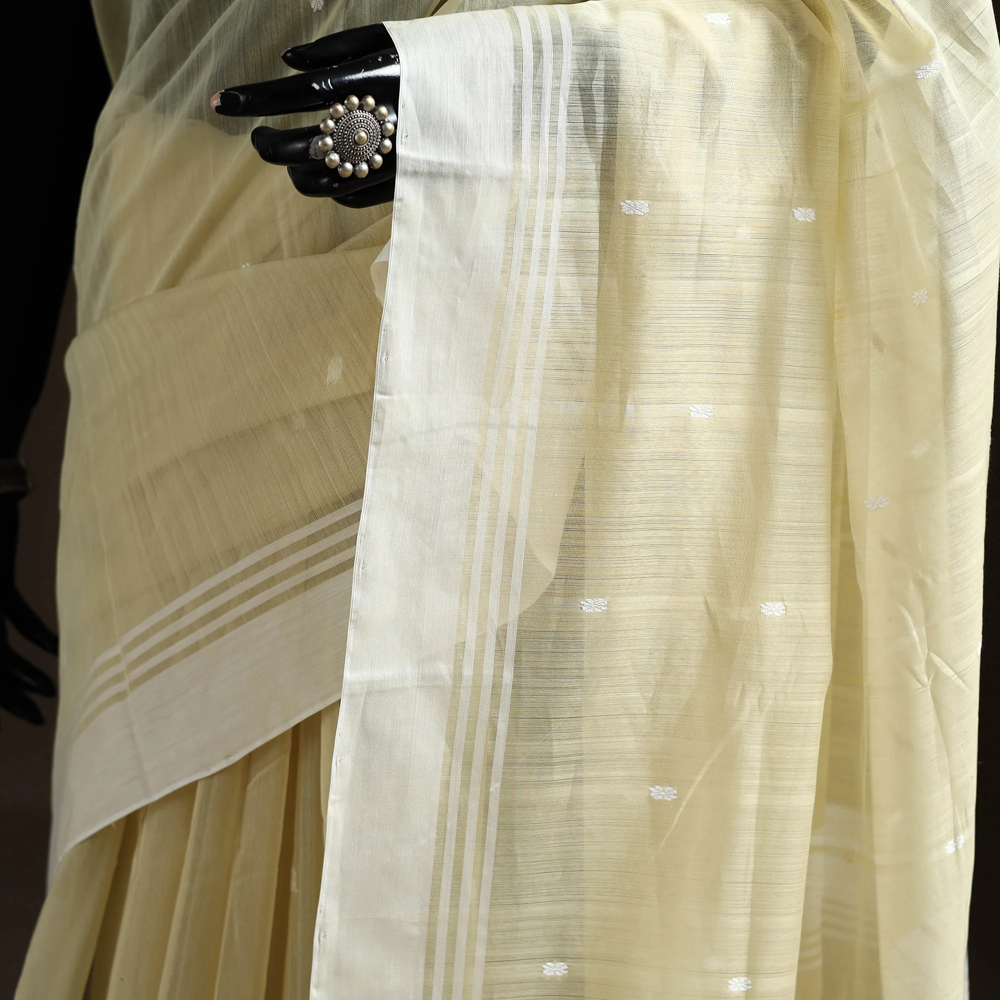 Beige - Pure Handloom Cotton Thread Buti Chanderi Saree 04 - Image 3