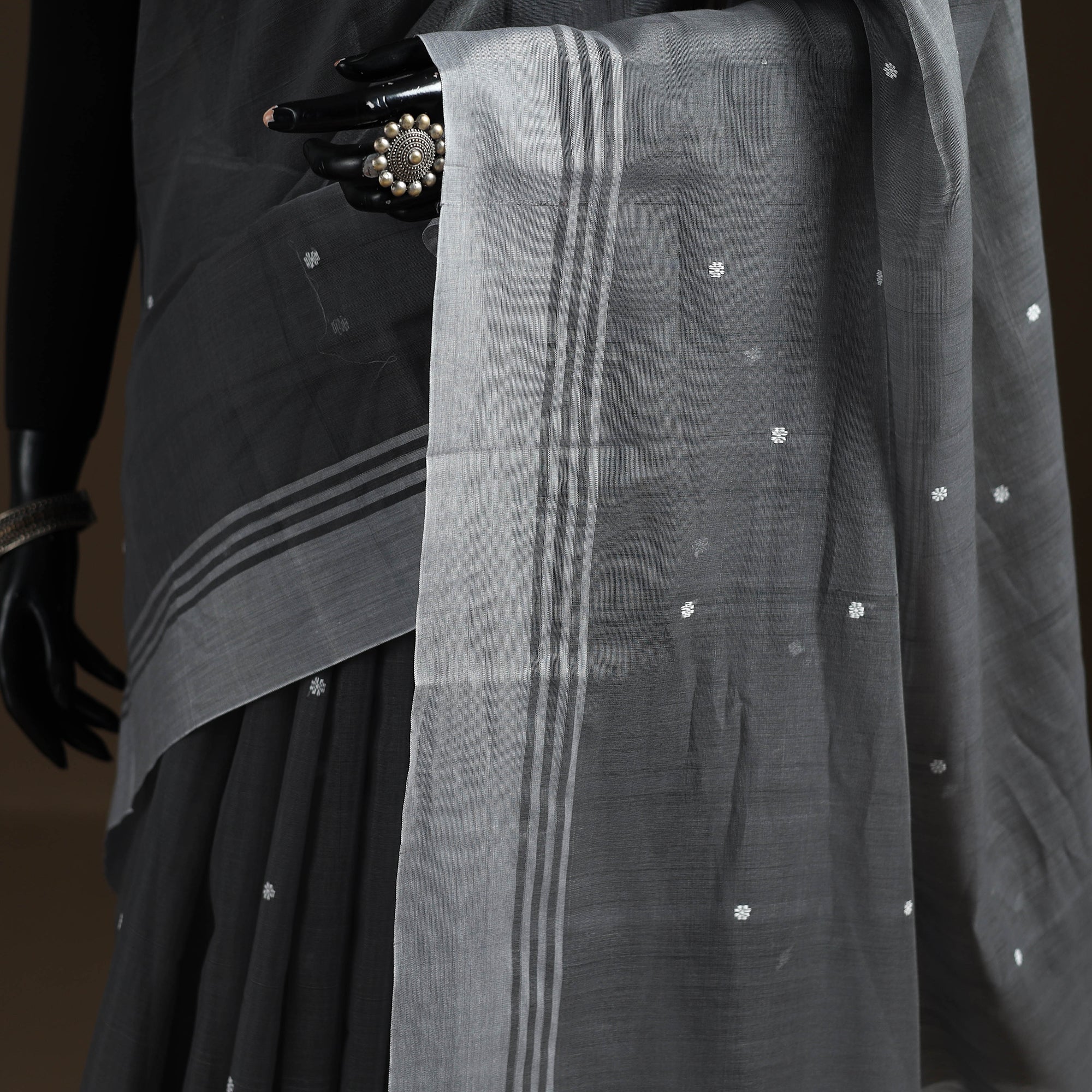 Grey - Pure Handloom Cotton Thread Buti Chanderi Saree 05 - Image 3