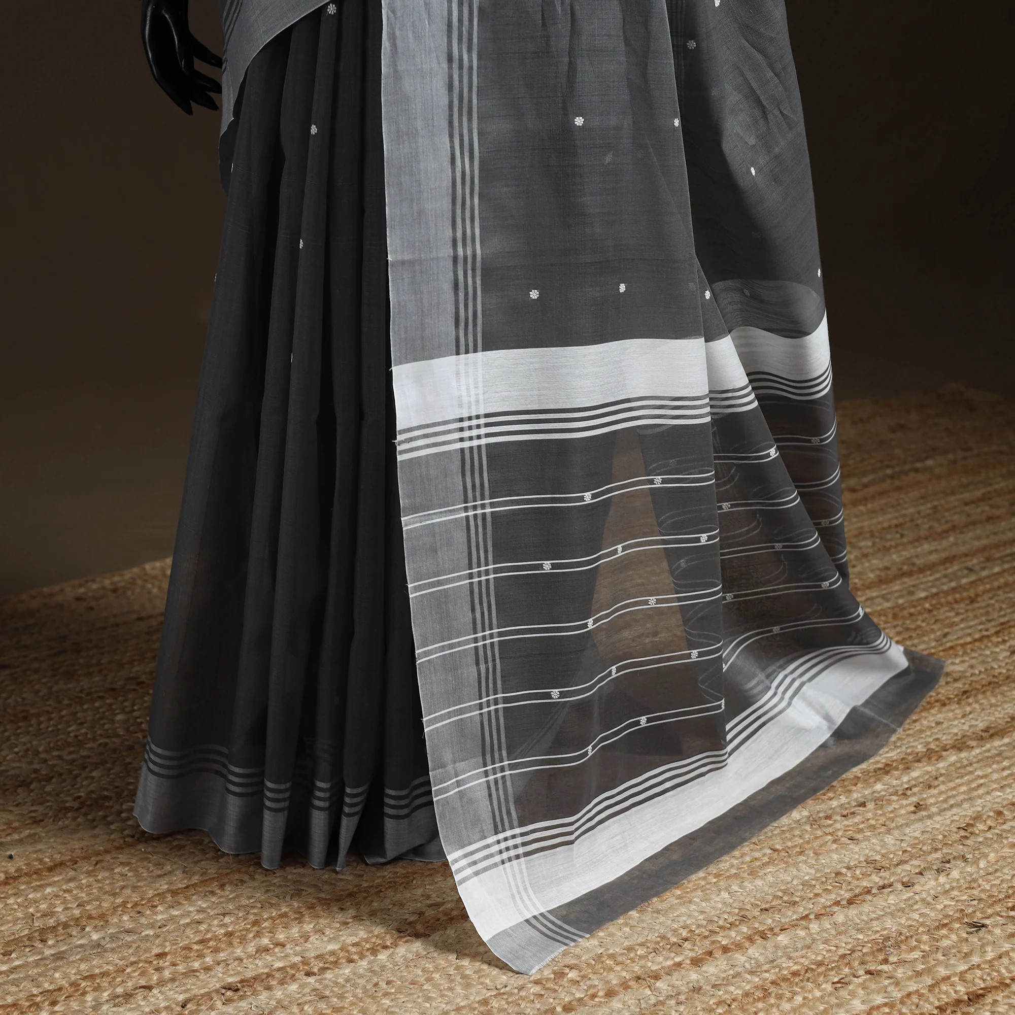 Grey - Pure Handloom Cotton Thread Buti Chanderi Saree 05 - Image 4