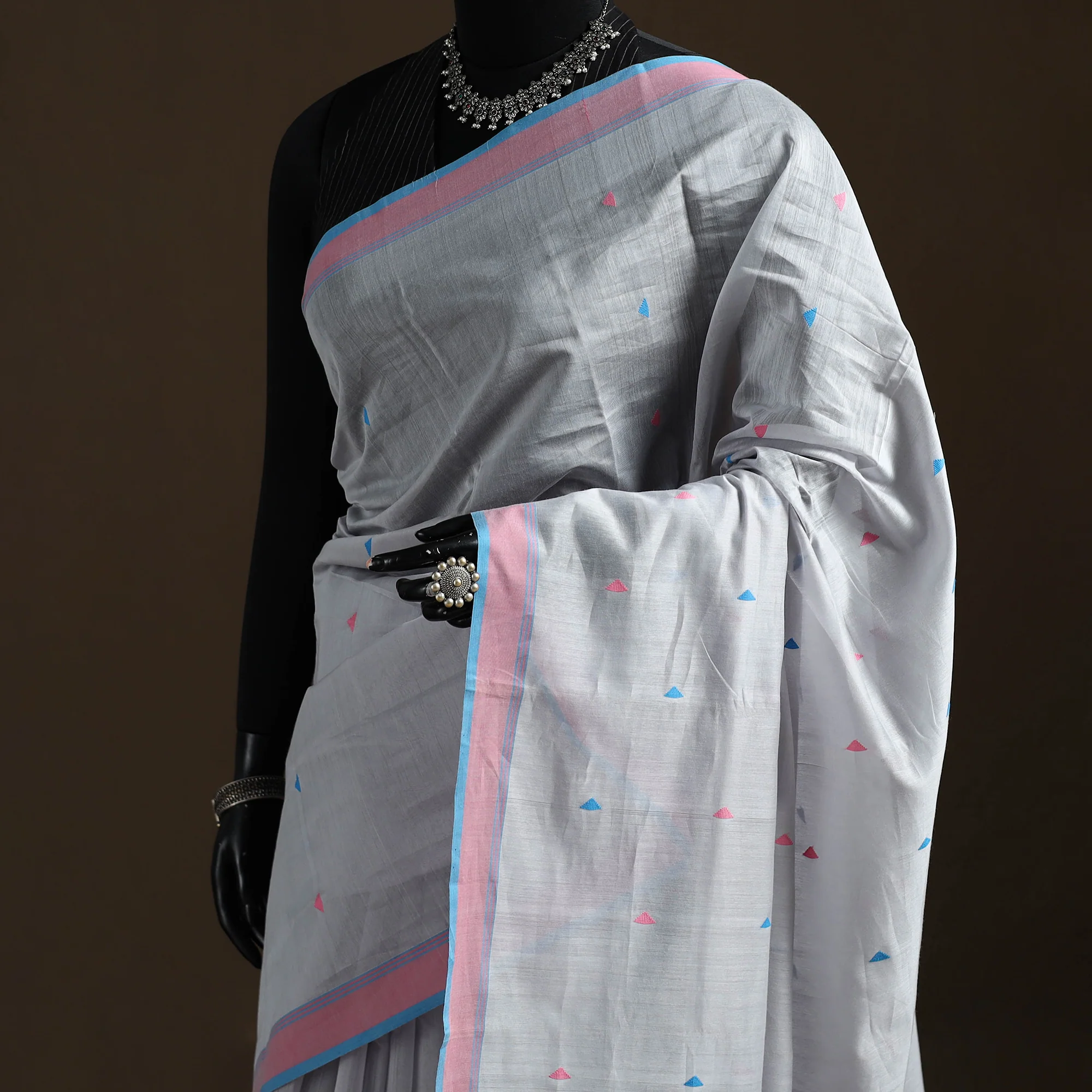Grey - Pure Handloom Cotton Thread Buti Chanderi Saree 07 - Image 2