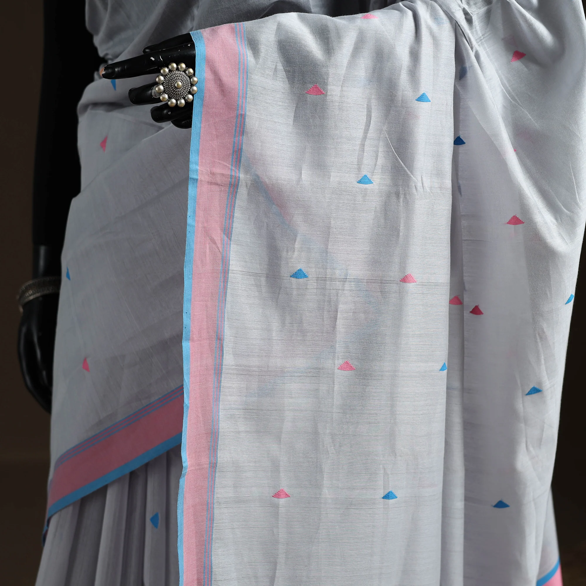 Grey - Pure Handloom Cotton Thread Buti Chanderi Saree 07 - Image 3