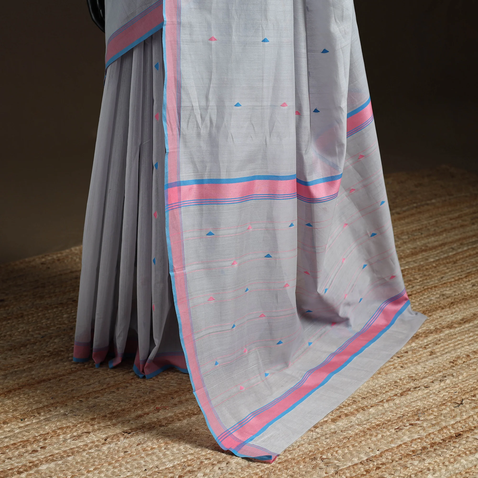 Grey - Pure Handloom Cotton Thread Buti Chanderi Saree 07 - Image 4