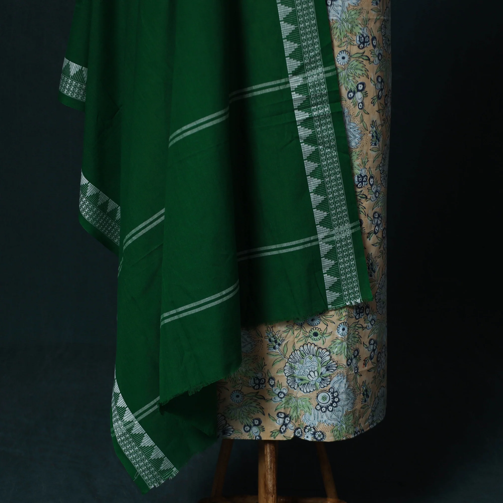 Sanganeri Hand Block Print Cotton 2pc Unstitched Dress Material Kurta Set with Jewellery Set 19 - Image 4