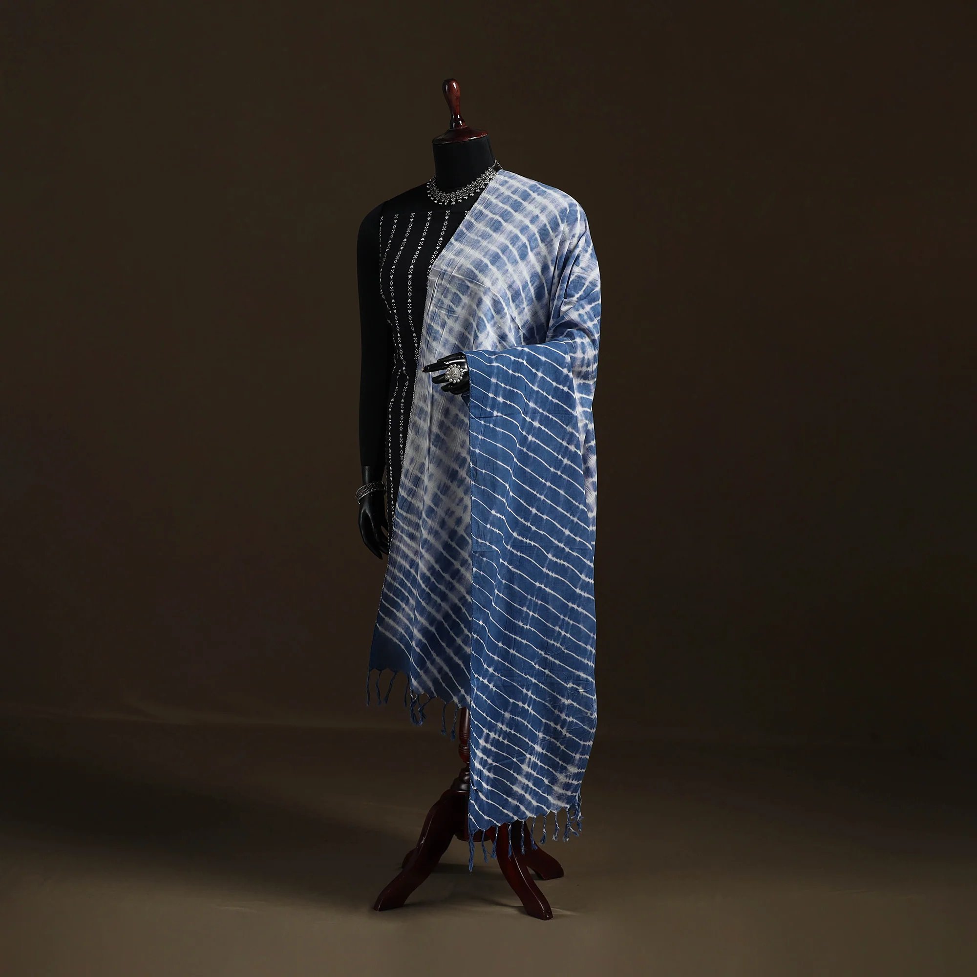 Shibori Tie-Dye Cotton Dupatta with Tassels 04