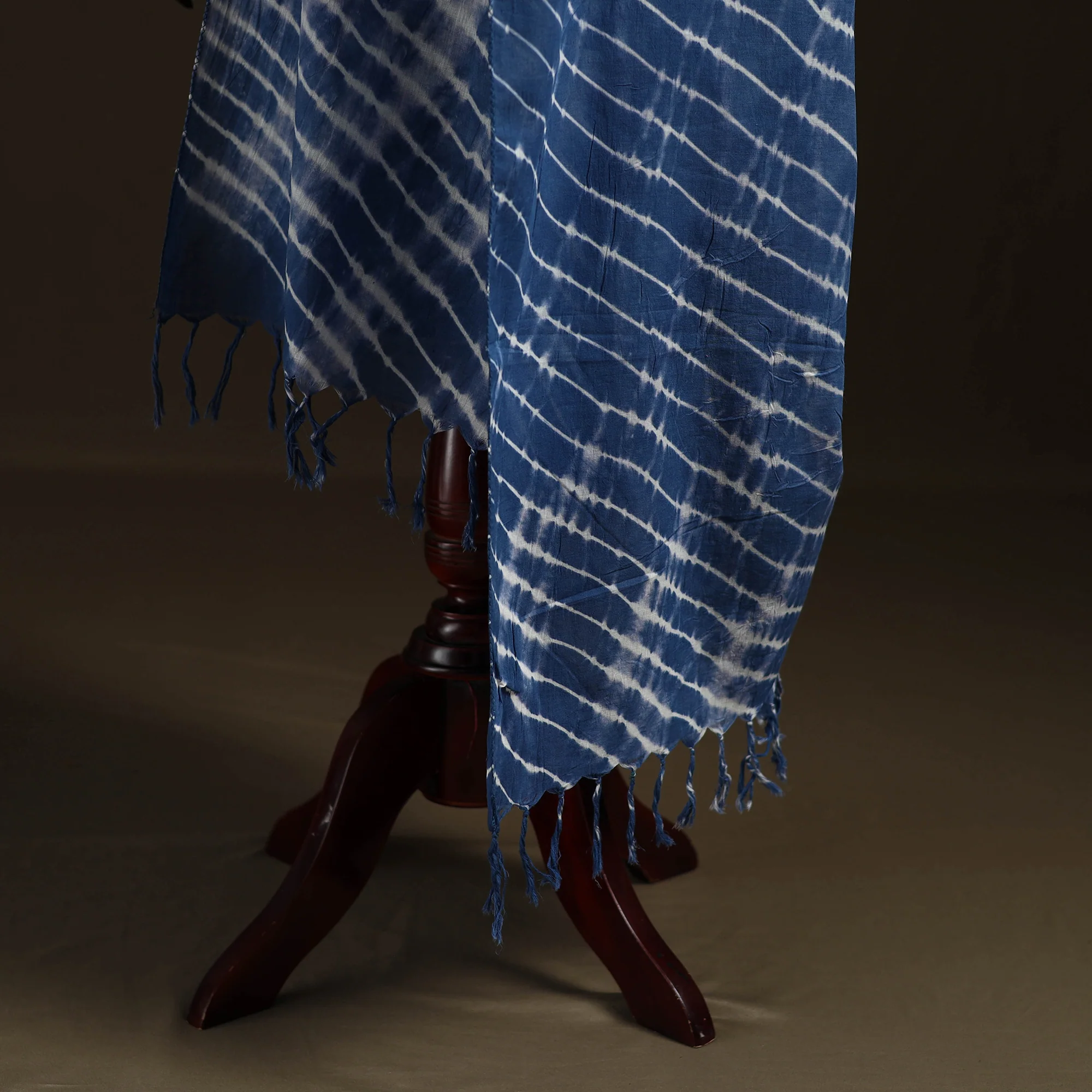 Shibori Tie-Dye Cotton Dupatta with Tassels 04 - Image 4