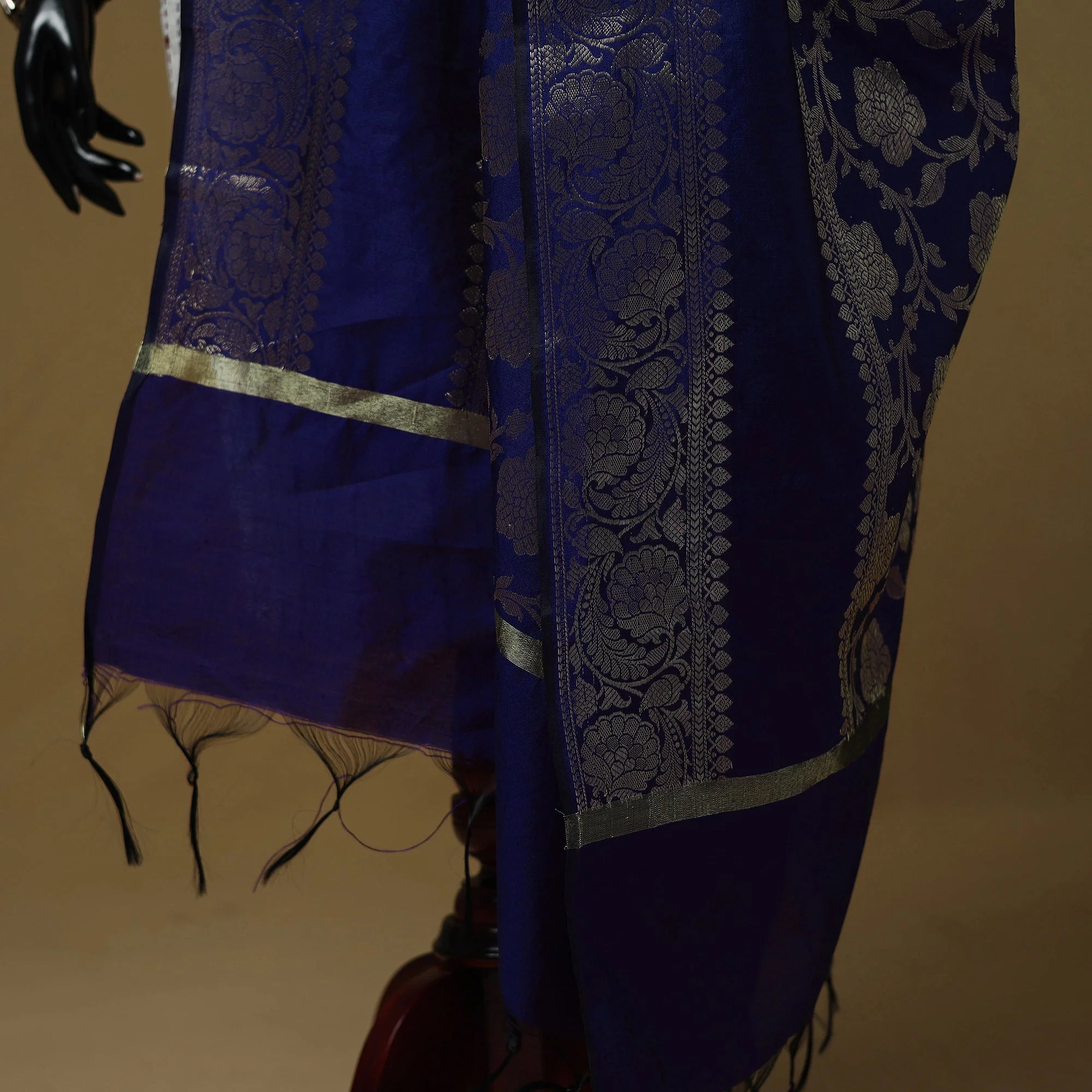 Zari Work Silk Banarasi Dupatta 06 - Image 4